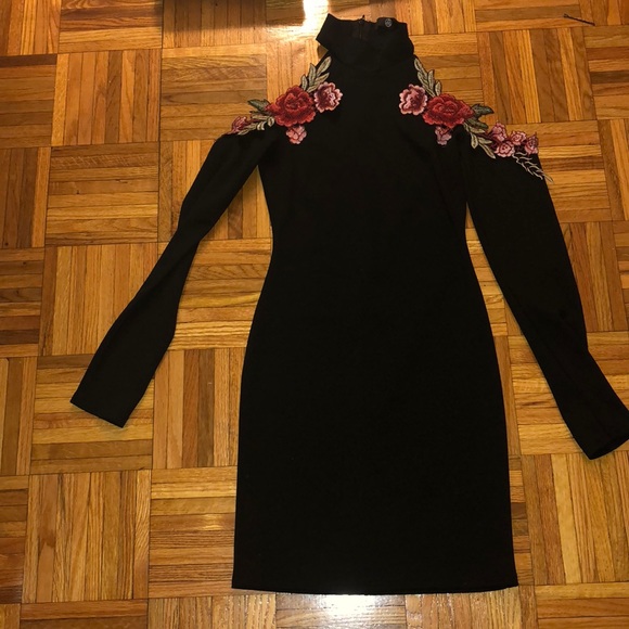 Rose 🥀 mini dress - Picture 1 of 4